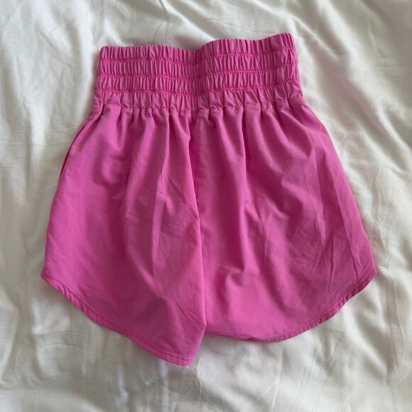 Nike One Women’s Dri-FIT Ultra High-Waisted 3" Shorts Pink Size S - Picture 5 of 6
